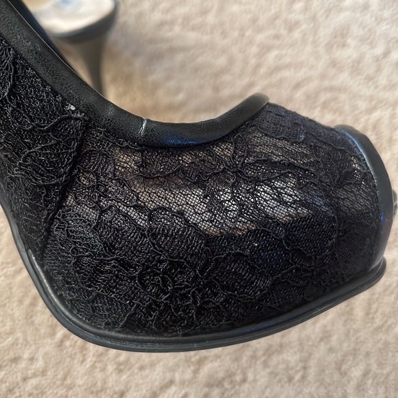 Black lace heels - Picture 7 of 7